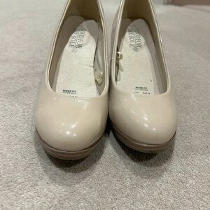 Comfortable Cream Women's Shoes